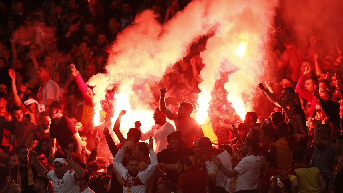 Tribünlerde "Prandelli İstifa" Sesleri