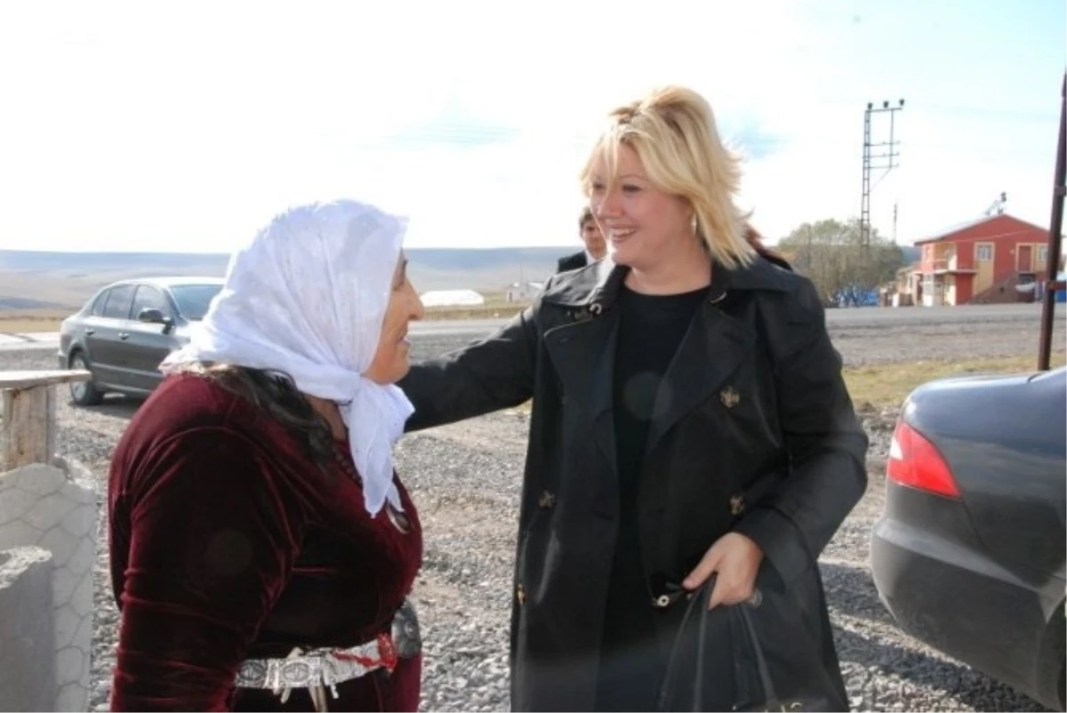 Vali Ahmet Deniz\'in Eşi Olcay Deniz, Damal İlçesinde Ziyaret ve Açılışlarda Bulundu