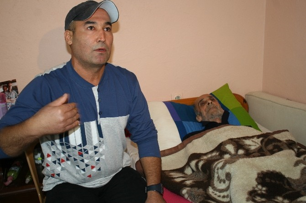 Marmaris\'te Alzheimer Hastası Kadir Babanın Yaşam Savaşı