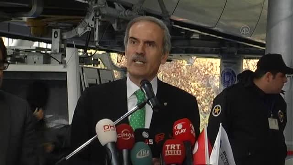 Uludağ\'da Bayrağıyla Gelene Teleferik Bedava