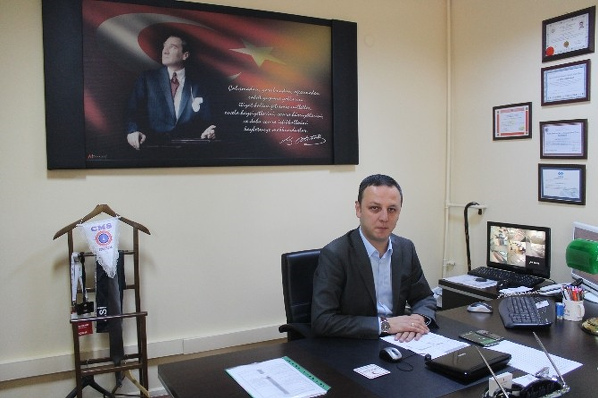 BEÜ\'lü Gençler Kızılay\'a Can Veriyor