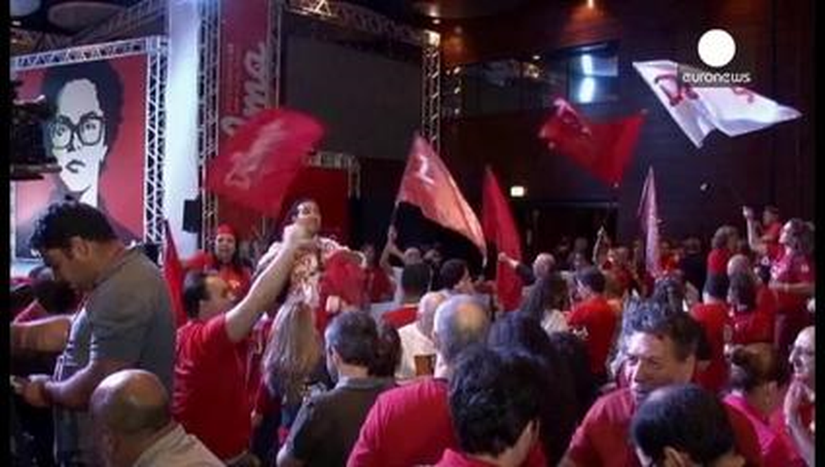Brezilya Devlet Başkanı Rousseff Koltuğunu Korudu