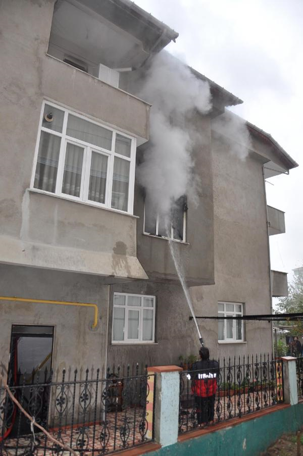 Çerkezköy\'de Binada Yangın Paniği
