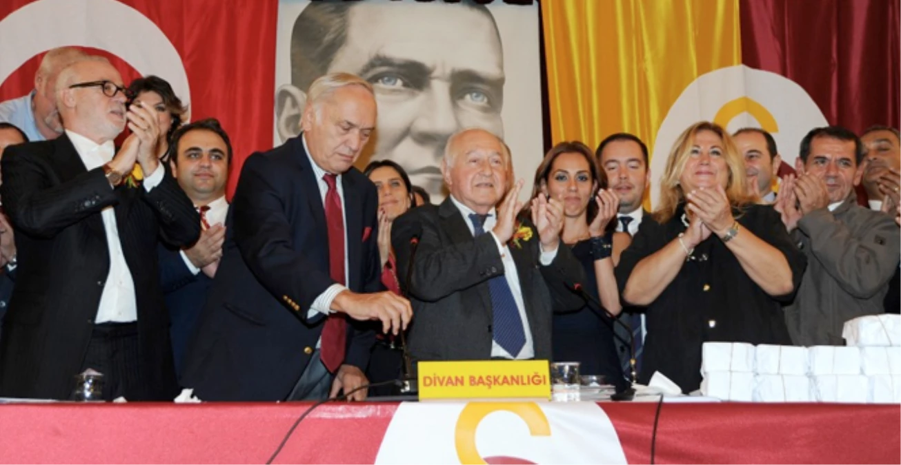 Galatasaray\'da Yeni Yönetimin Görev Dağılımı Yapıldı