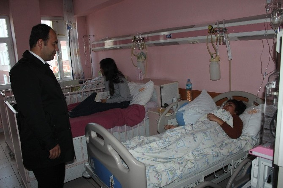 Kamil Göksu, Mantardan Zehirlenen Çocukları Ziyaret Etti