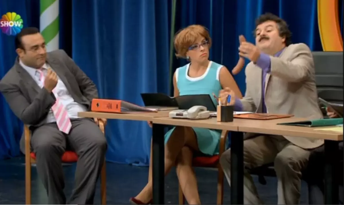 \'Güldür Güldür\'deki \'Plaza Dili\' Skeci Büyük Beğeni Topladı