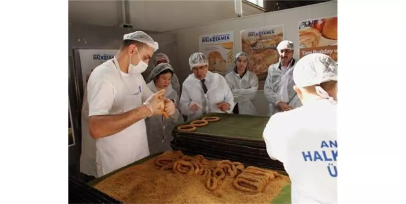 Halk Ekmek'ten Filipinlilere Simit Dersi