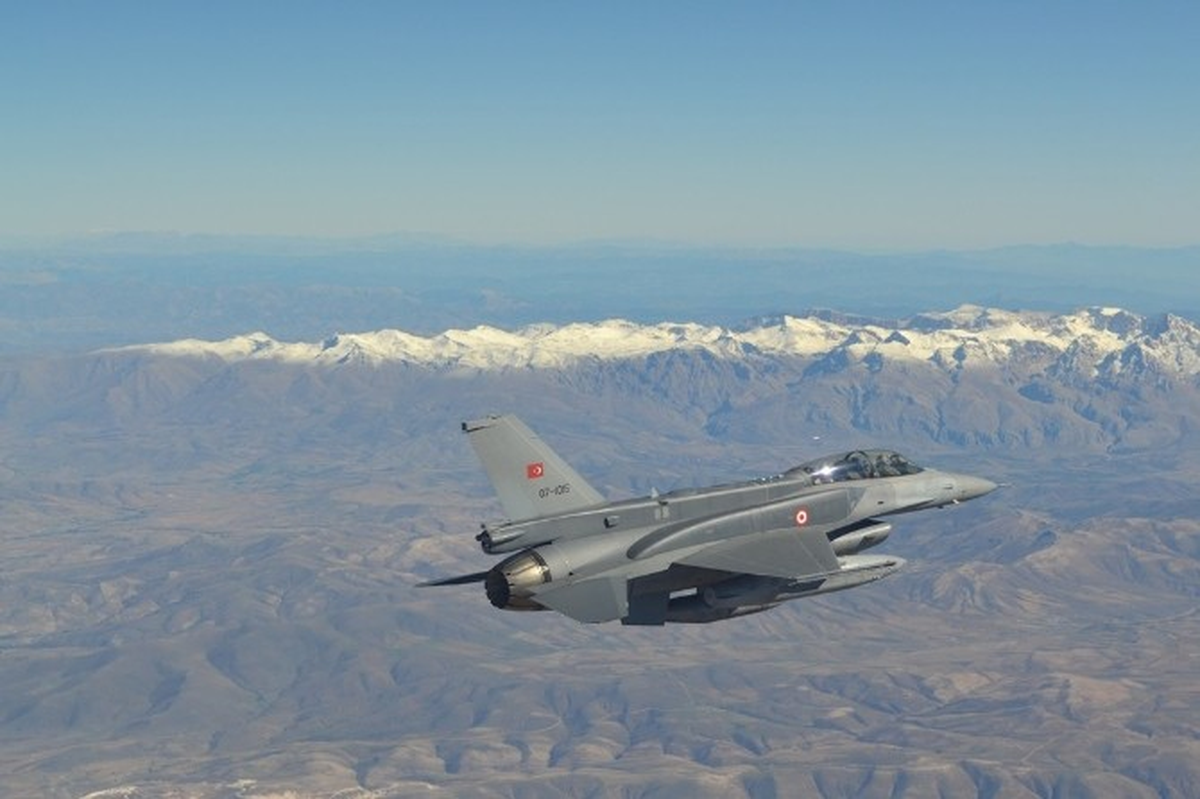 Hava Kuvvetleri Komutanı Orgeneral Öztürk, Süleyman Şah Saygı Karakolunu Gece Görüş Gözlüğüyle...