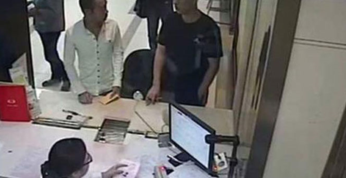 Hırsızıyla Bankada Karşılaştı