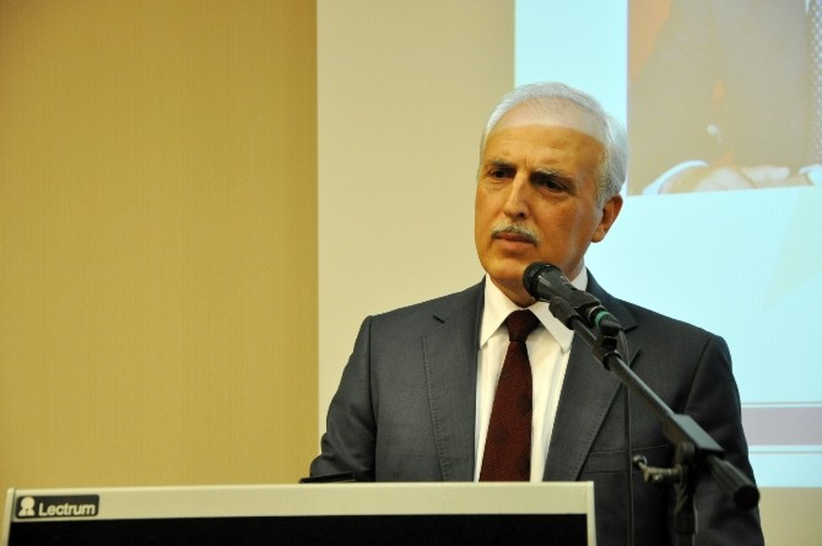 İstanbul Eski Valisi Hüseyin Avni Mutlu İsviçre\'de Konferansa Katıldı