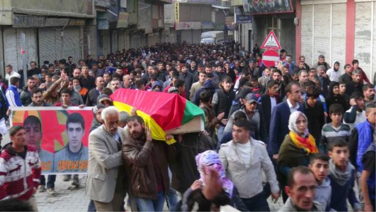 Kars\'ta Öldürülen PKK\'lı Doğubayazıt\'ta Toprağa Verildi