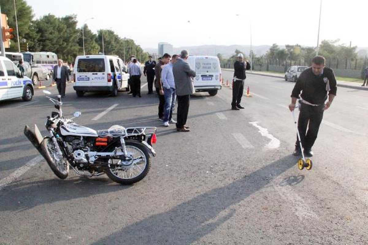 Kasksız Motosiklet Sürücüsü Kazada Öldü