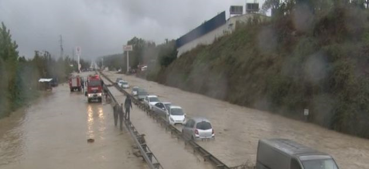 E-5 Çift Yönlü Trafiğe Kapandı