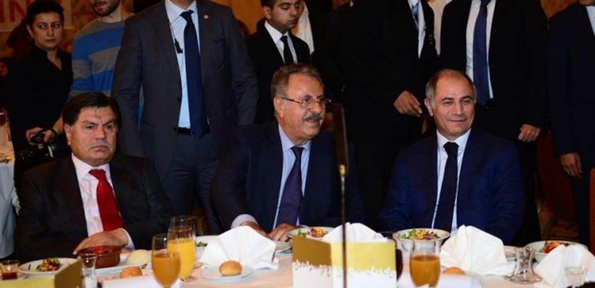 Kürsüye Çıkınca Salonu Terketti