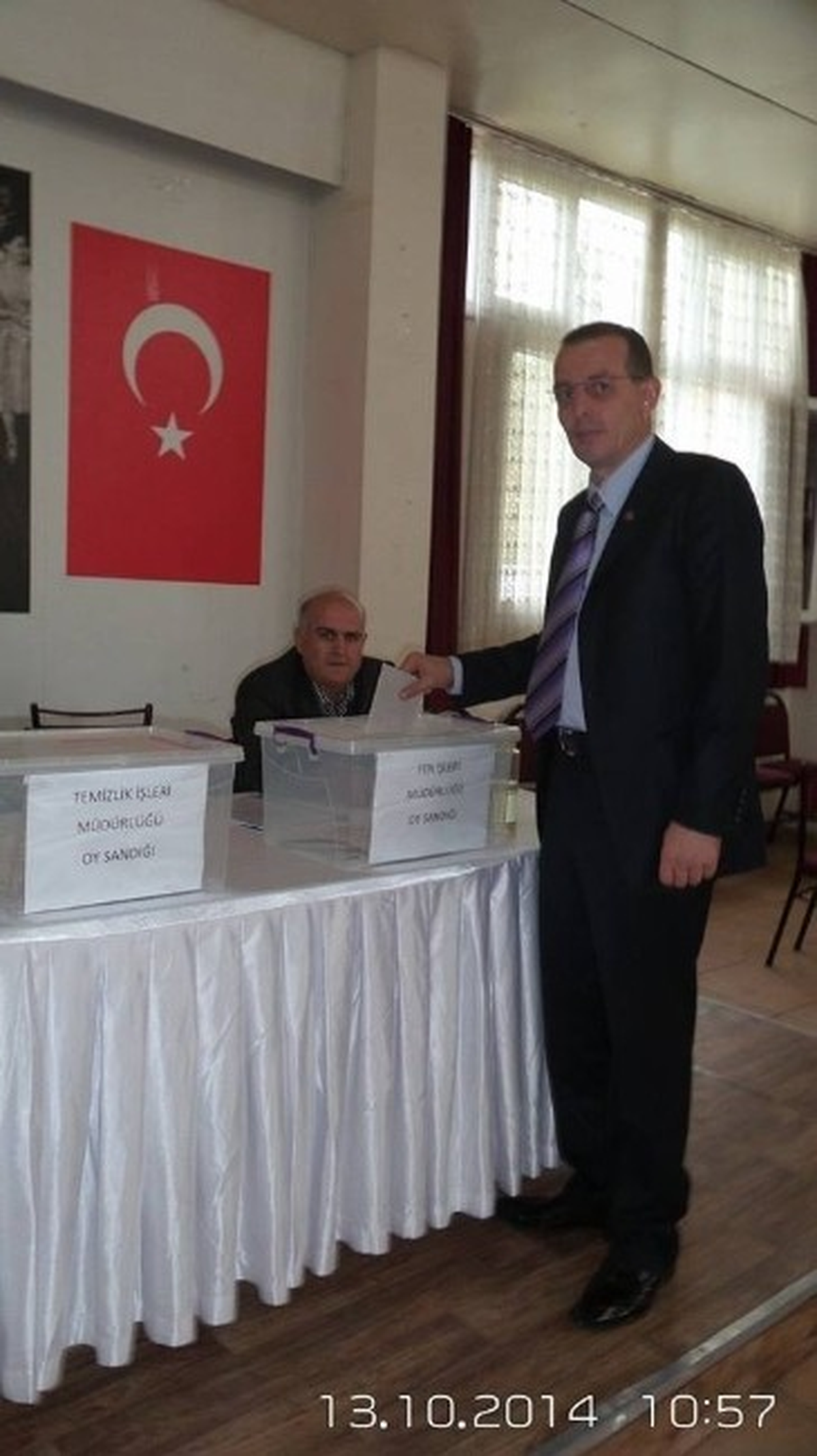 Kuşadası\'nda Belediye İşçileri Seçime Gitti