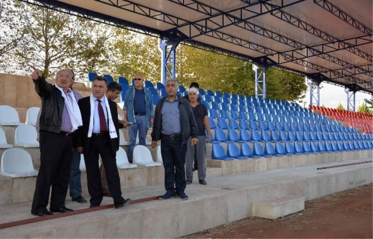Mersinli Ahmet Stadı Cumhuriyet Bayramı\'na Hazırlanıyor
