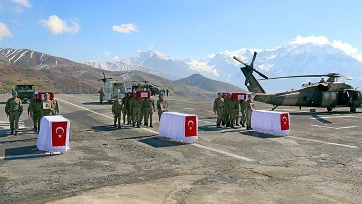 3 Şehide 25 Kurşun