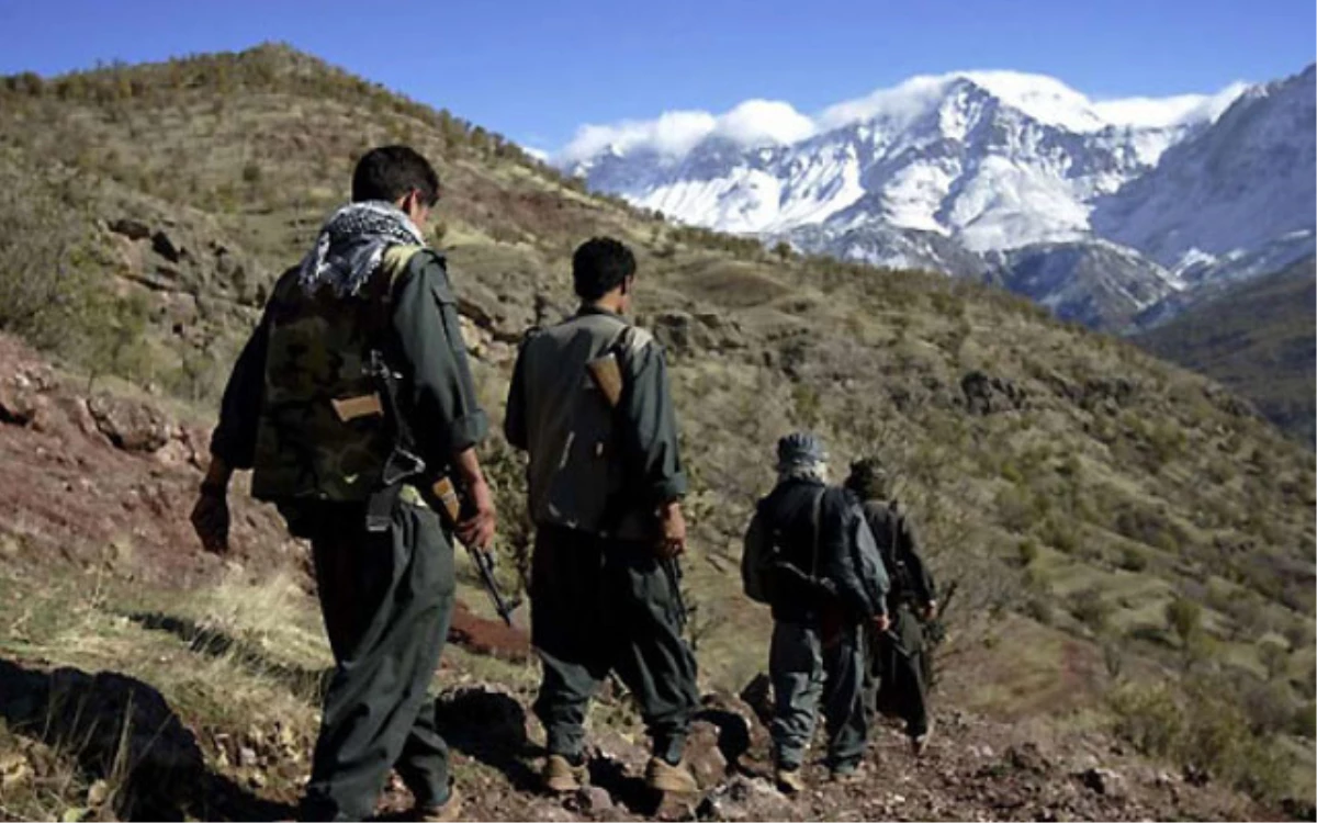 PKK Siirt\'te 3 Kişiyi Kaçırdı, Bingölde İş Makinası Yaktı (2)