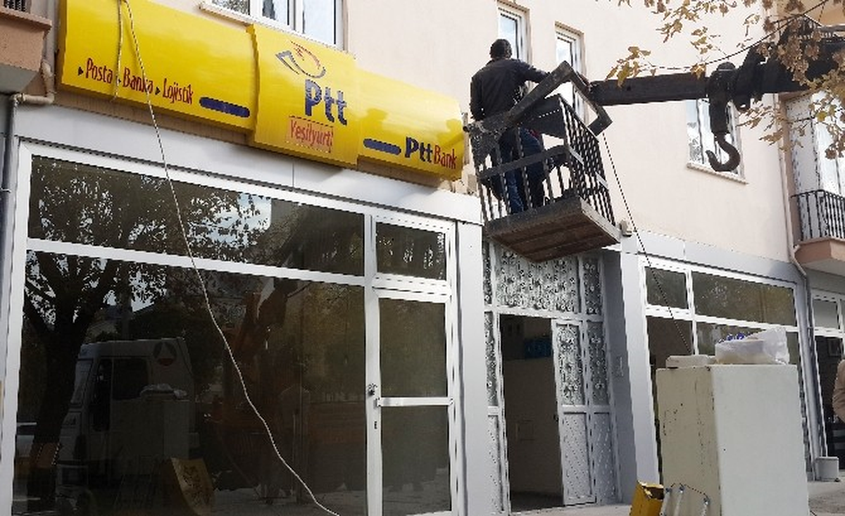 PTT, Kobani Olaylarında Zarar Gören Yeşilyurt Şubesini Kapattı