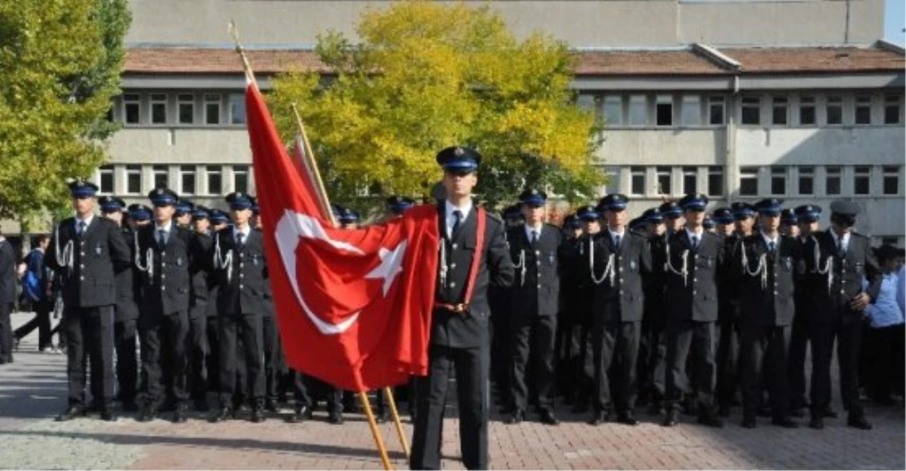 Elazığ\'da Cumhuriyet Bayramı Töreni Düzenlendi