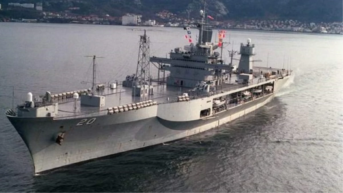 Amerikan Savaş Gemisi Çanakkale Boğazı\'ndan Geçti