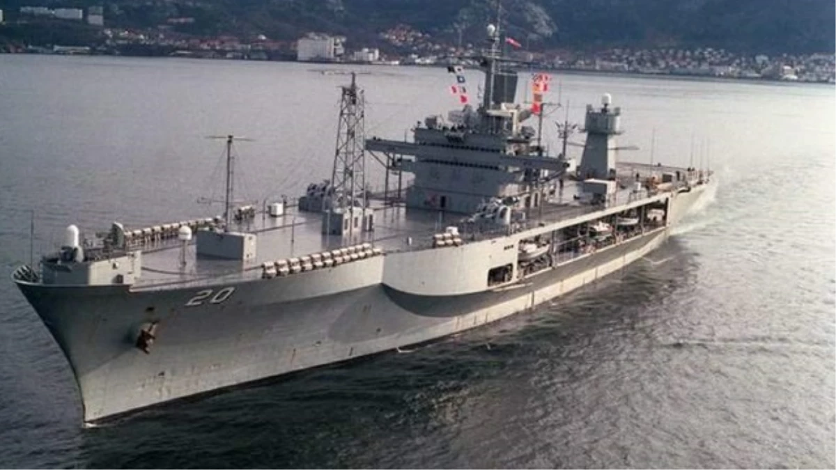 Amerikan Savaş Gemisi Çanakkale Boğazı'ndan Geçti