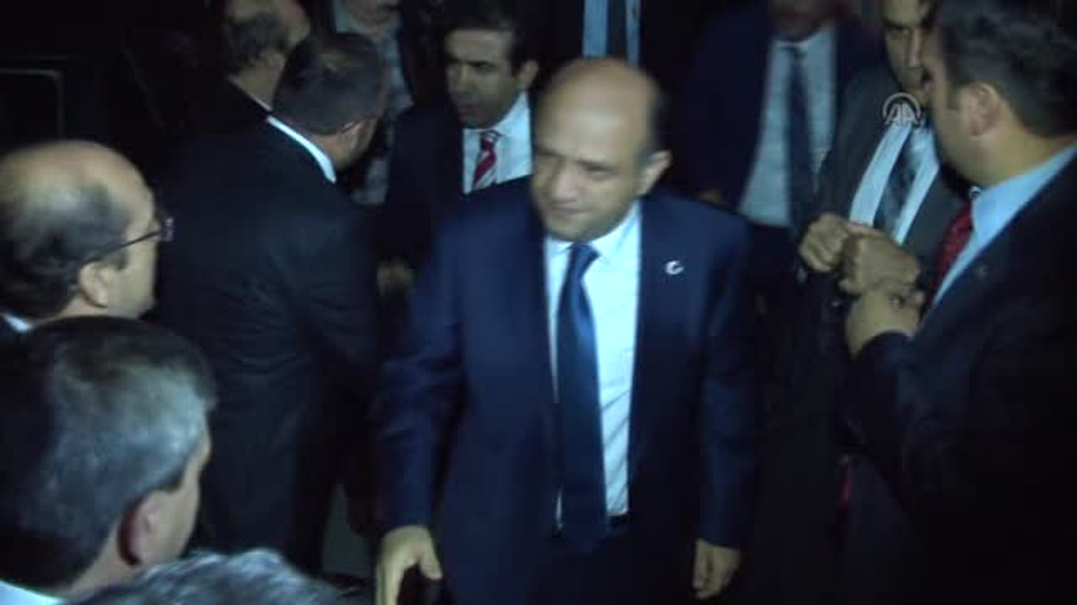 Bakan Işık, Kartepe\'de Selden Etkilenen Bölgelerde İnceleme Yaptı