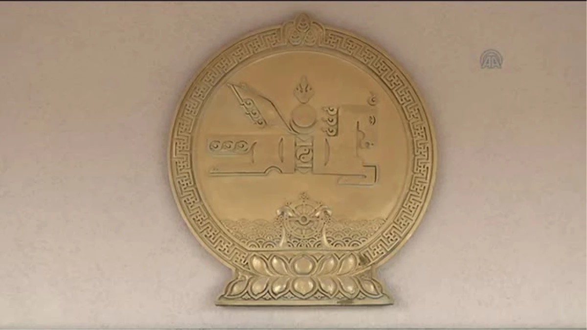 Başbakan Yardımcısı Arınç\'a Moğolistan Dostluk Madalyası Verildi