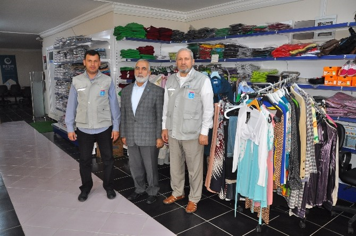 İzmir\'deki Sevgi Markette Para Geçmiyor
