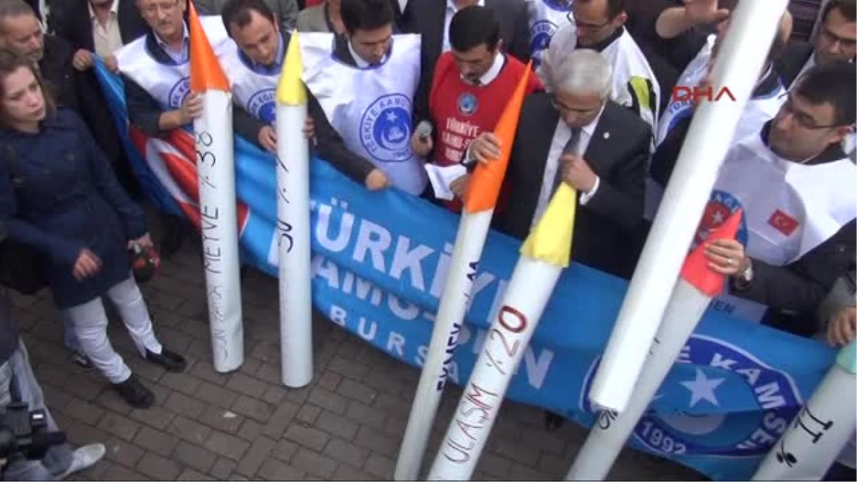 Bursa\'da Memurlardan Zamlara Kazıklı Protesto
