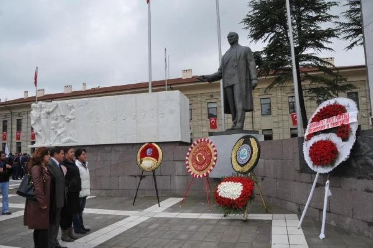 Eskişehir\'de Cumhuriyet\'in 91. Yılı Kutlandı