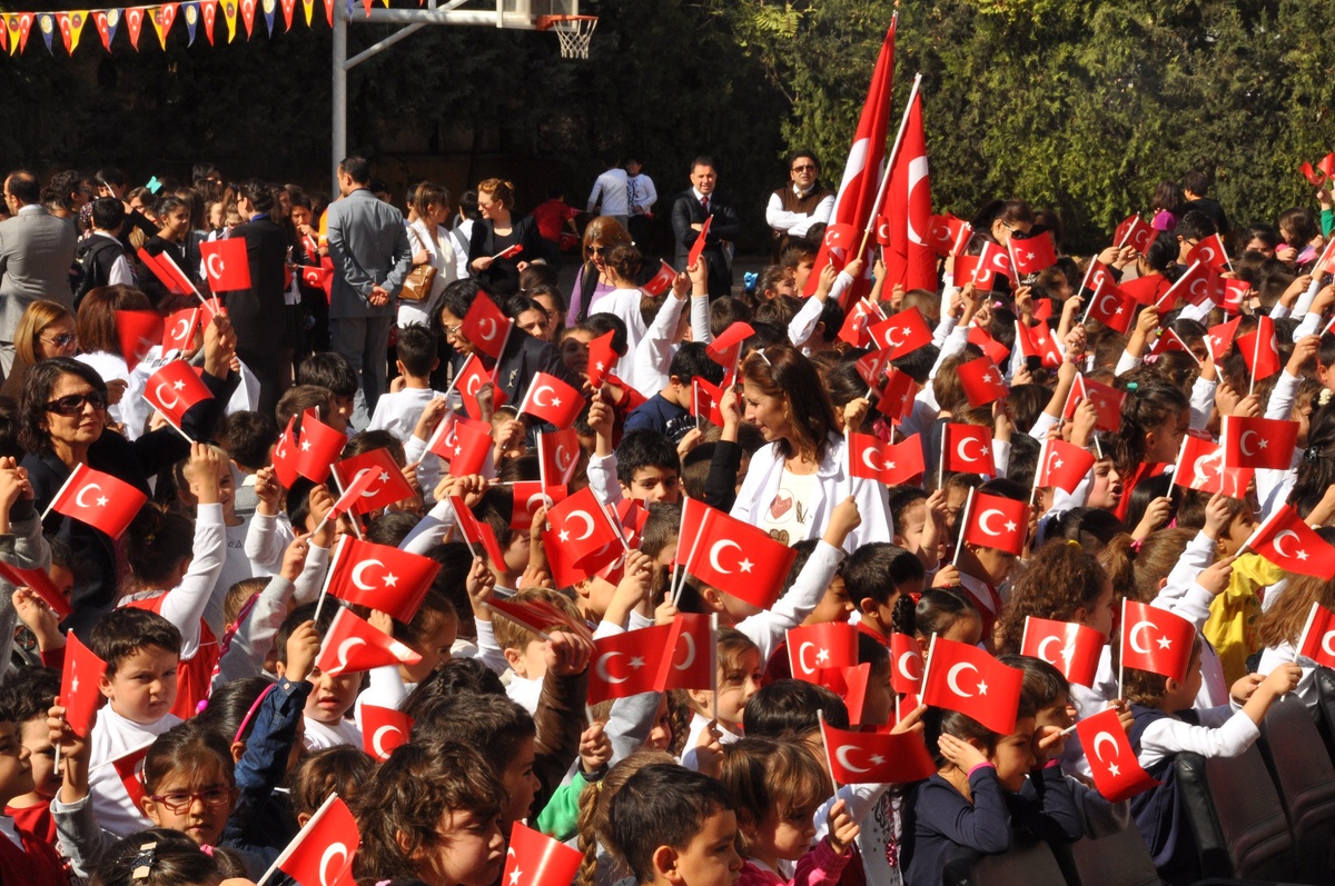 Gaziantep Kolej Vakfını Cumhuriyet Coşkusu Sardı