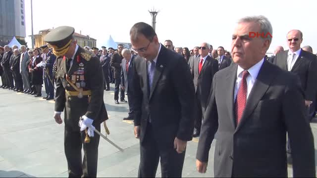İzmir\'de Cumhuriyet Bayramı Kutlamaları Başladı