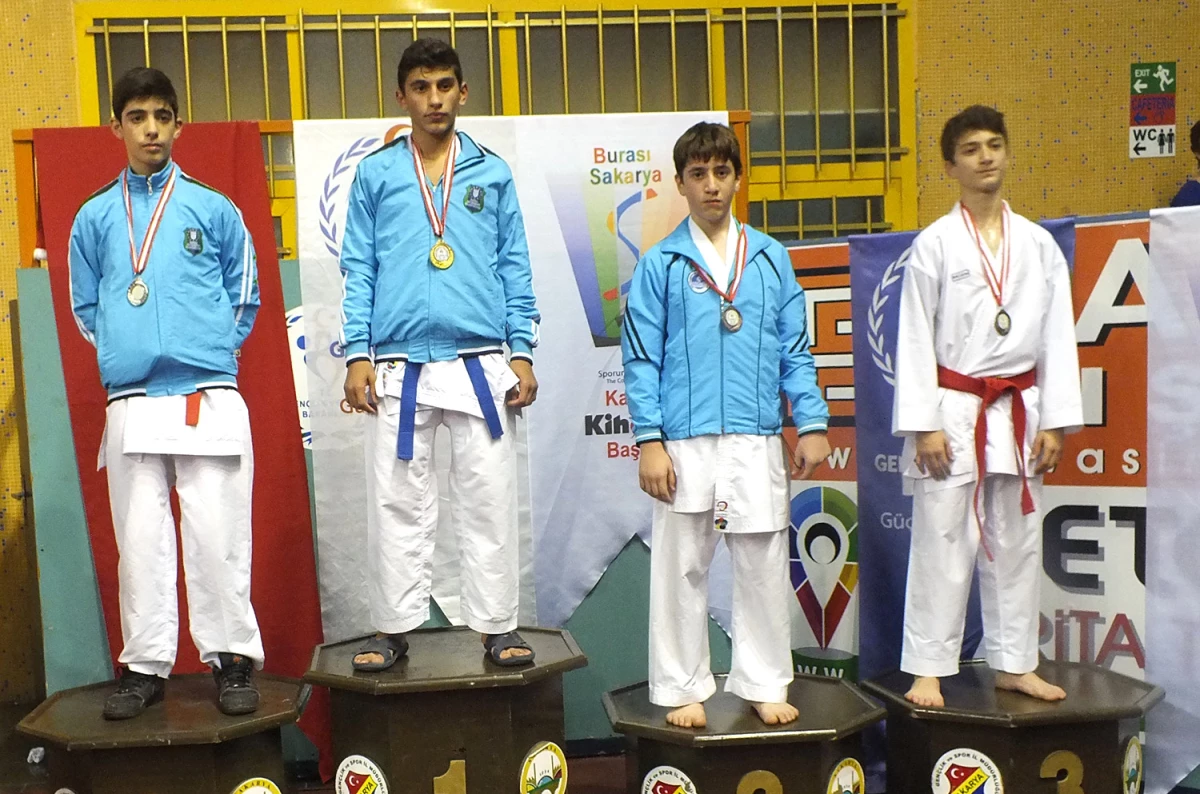 Karateciler, Türkiye Şampiyonasının Provasını Yaptı
