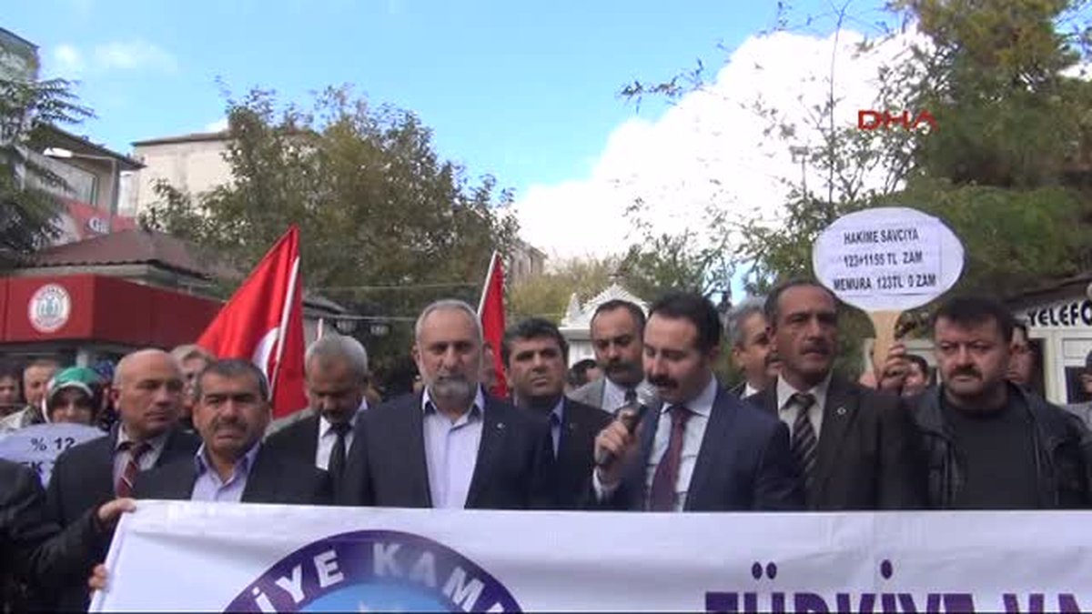 Kırıkkale Türk Eğitim-Sen\'den Şehitlere Dua, Maaş Zammına Protesto