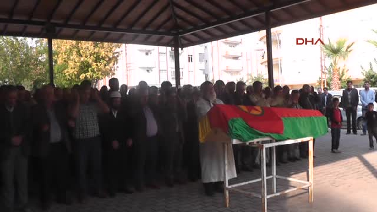 Kobani\'de Öldürülen YPG\'li Nizip\'te Toprağa Verildi