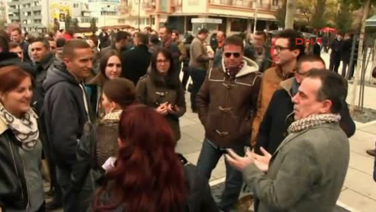 Kosova\'da \'Gazetecilere Şiddet\' Protesto Edildi