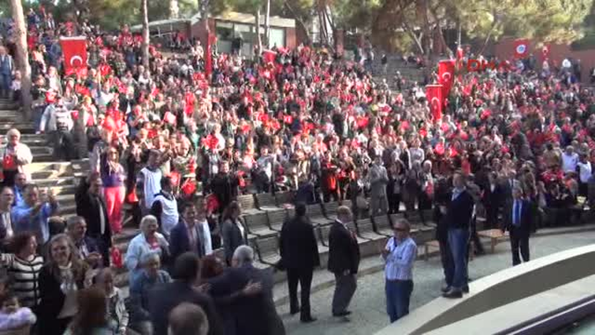 Balçova'da Mahpustaki Gazeteciler Cumhuriyeti Konuştu