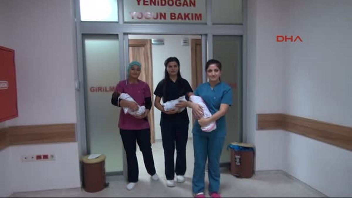 Suriyeli Çiftin 17 Yıllık Bebek Özlemi Üçüzlerle Sona Erdi
