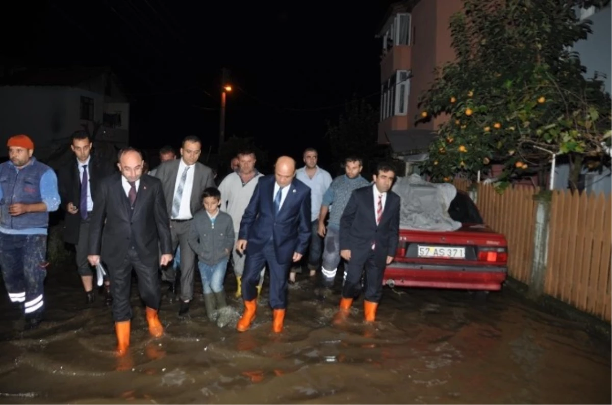 Bakan Işık, Kartepe\'deki Sel Bölgelerinde İncelemelerde Bulundu