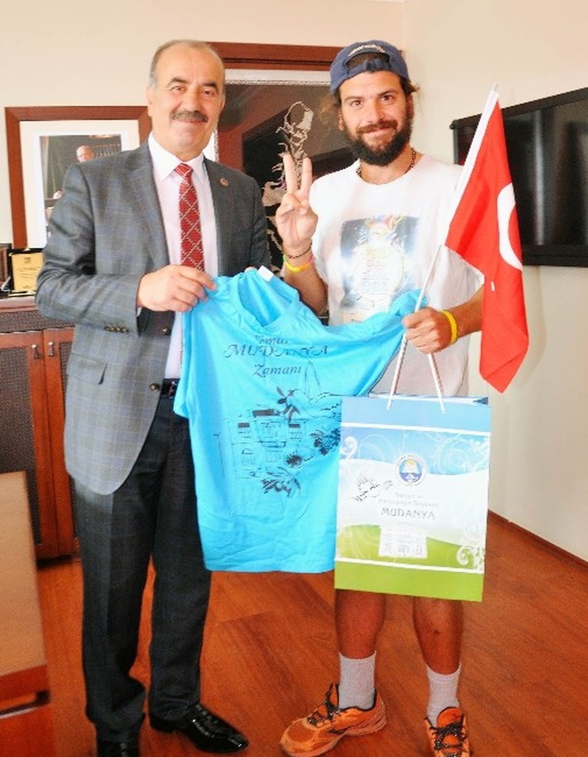 Barış İçin Dünyayı Yürüyerek Dolaşıyor