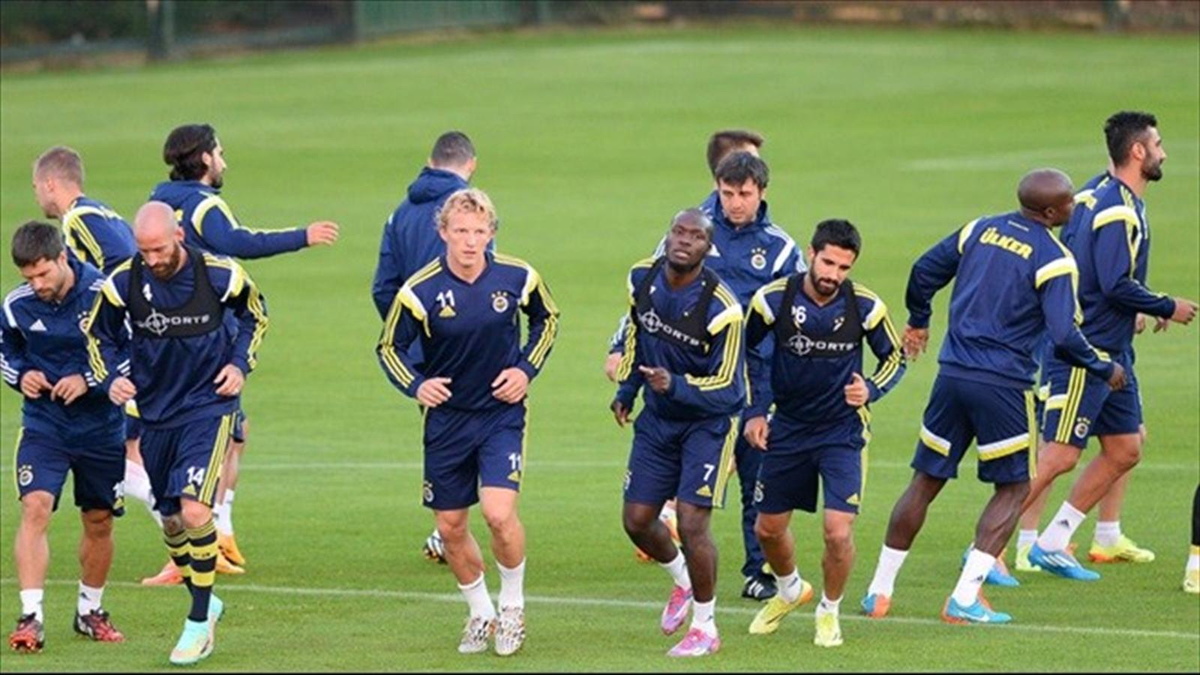 Fenerbahçe\'de Emenike ve Emre İdmana Çıkmadı