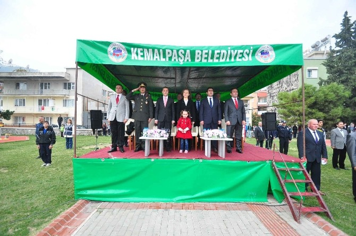 Kemalpaşa\'da Adına Layık Cumhuriyet Kutlaması