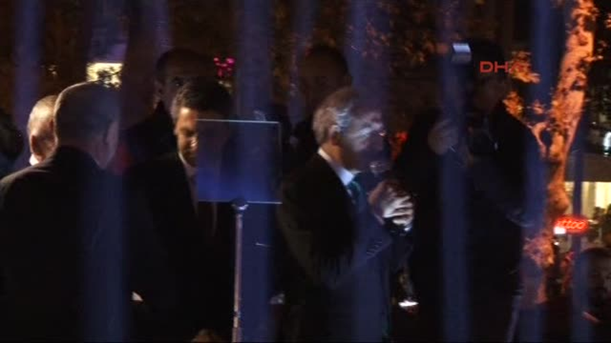 Kılıçdaroğlu, Kadıköy\'deki Büyük Cumhuriyet Yürüyüşü\'ne Katıldı