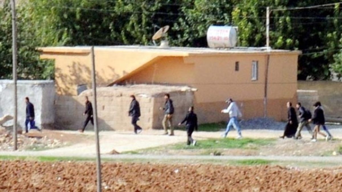 Kobani\'ye Peşmergeden Önce ÖSO Geçti