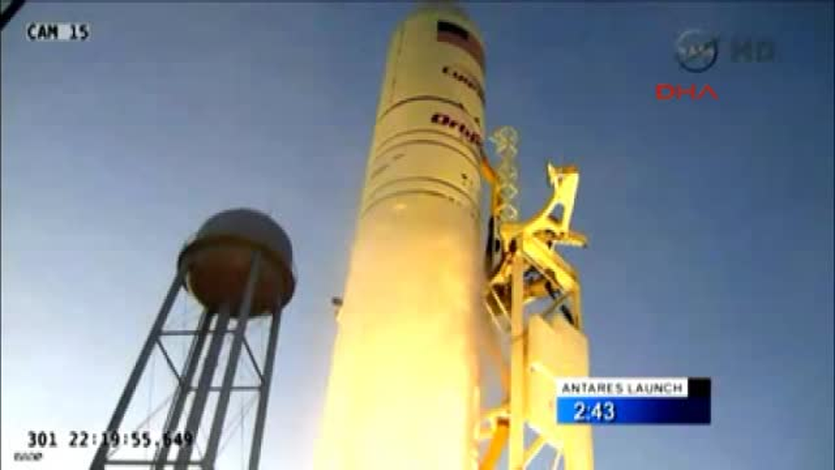 Nasa\'nın Roketi İnfilak Etti