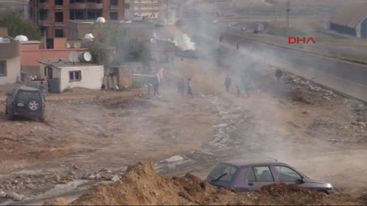 Peşmergenin Geçişi Sırasında Yola Çıkan Grubu Polis Dağıttı
