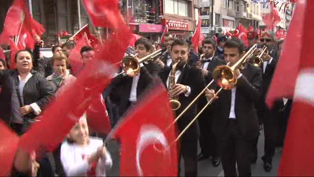 Volkan Konak\'tan Cumhuriyet Bayramı\'nda Mini Konser