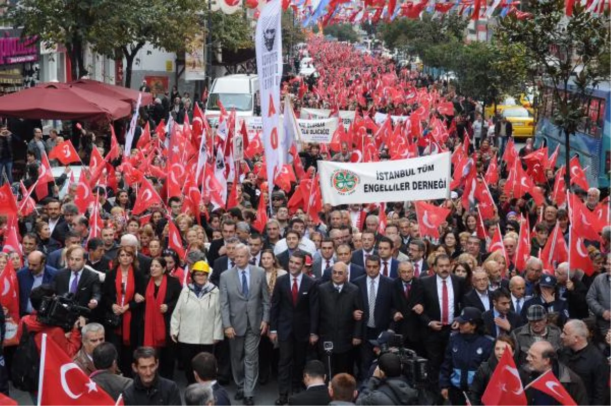 Volkan Konak\'tan Cumhuriyet Bayramı\'nda "Mini Konser"