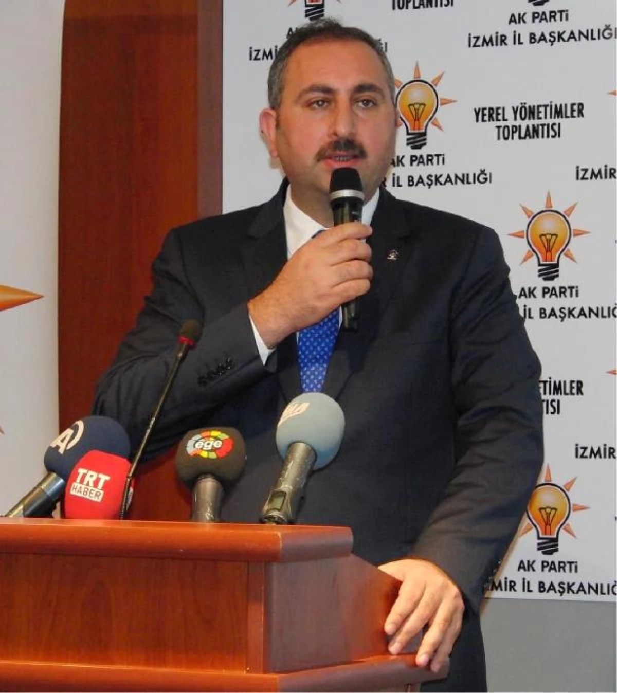 AK Parti Genel Başkan Yardımcısı Gül, İzmir\'de